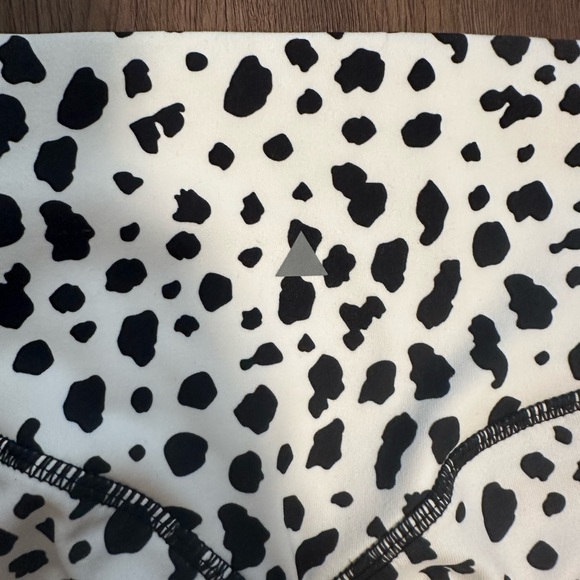 Balance Athletica Workout Set — Snow Leopard (White) - Picture 8 of 10
